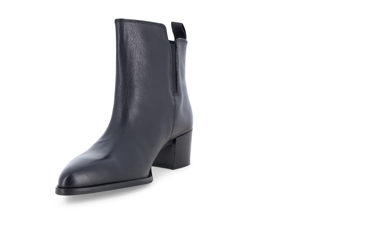 gid://shopify/Product/16118460318028_3
