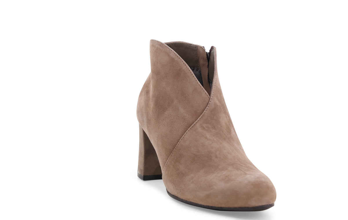 gid://shopify/Product/16118463332684_2