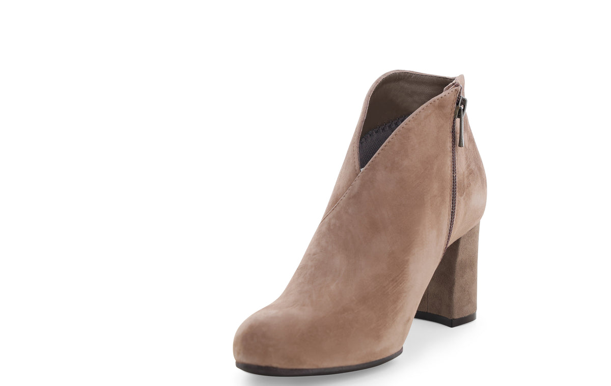 gid://shopify/Product/16118463332684_3