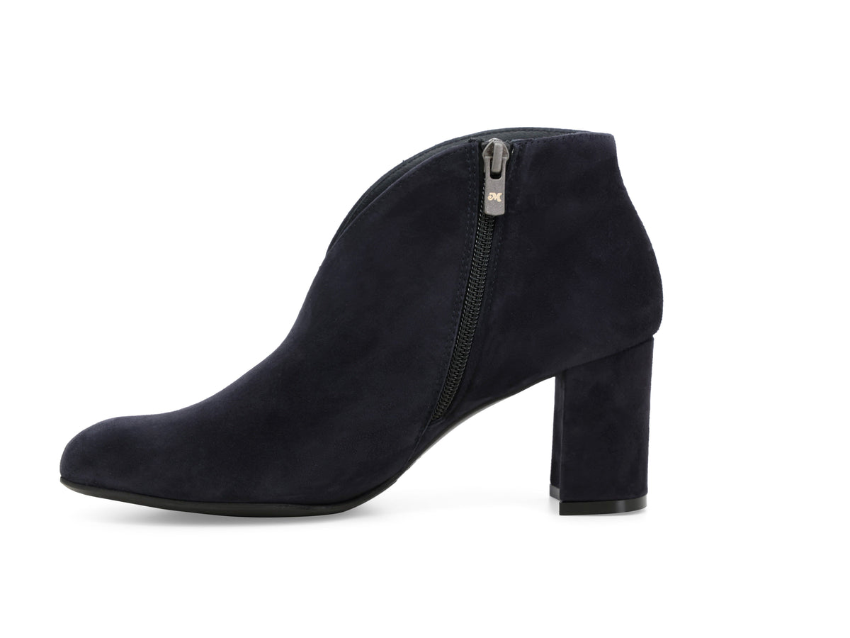 gid://shopify/Product/16118464708940_4